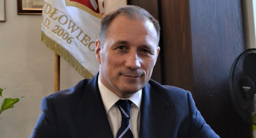 Wywiad z Arturem Ludwem, burmistrzem Szydłowca: Co nam dał, a co odebrał koronawirus?