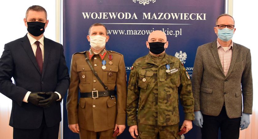 Szydłowiec. Wicewojewoda odznaczył go medalem