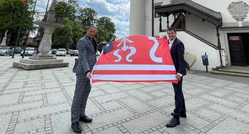 Starosta szydłowiecki miał niespodzianki dla burmistrza i wójtów