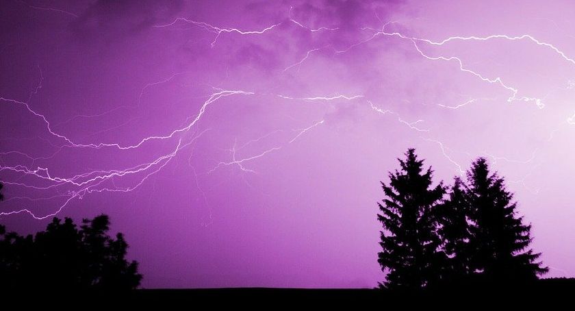 Ostrzeżenie! Możliwe burze z gradem w powiecie szydłowieckim