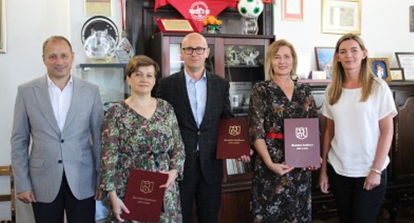 Szydłowiec. Nowi-starzy dyrektorzy