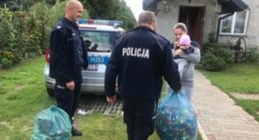 Szydłowieccy policjanci zbierali dla Lenki