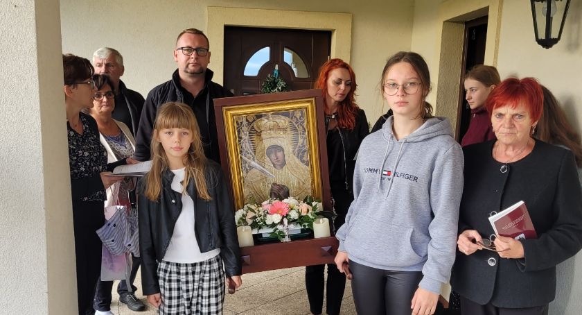 Jastrząb. Trwa peregrynacja obrazu Matki Bożej 