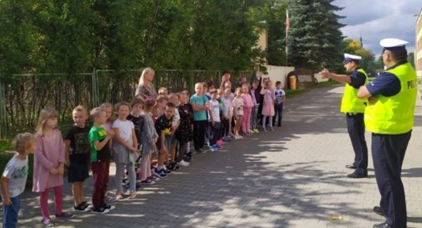 Szydłowiec. Jak bezpiecznie dotrzeć do domu?