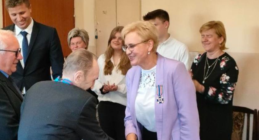 Ciepła. Dyrektor Jolanta Kacprzyk uhonorowana medalem