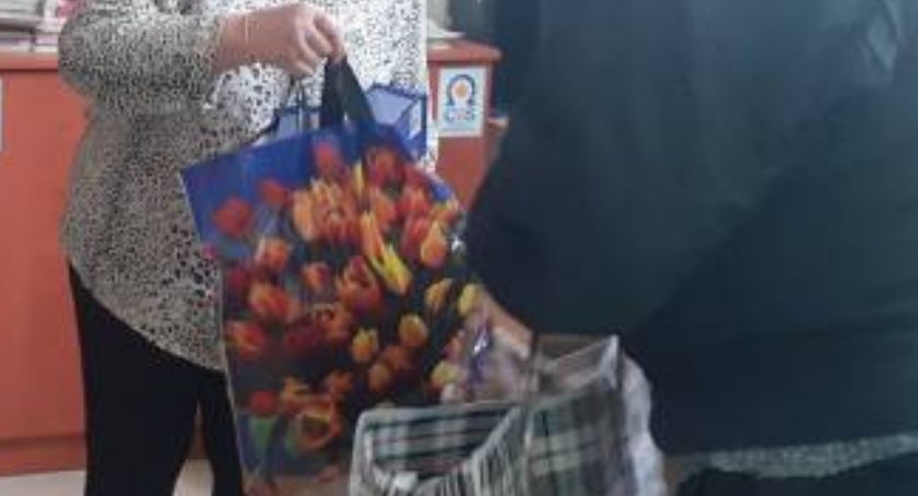 Paczki dla najuboższych w Szydłowcu