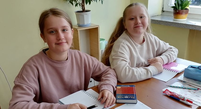 Uczniowie z Szydłowca piszą listy do chorych rówieśników!