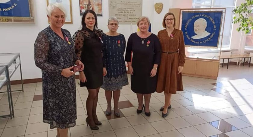 Nauczyciele z dwójki z państwowymi odznaczeniami