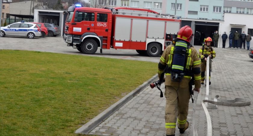 Zadymienie w szydłowieckiej komendzie policji
