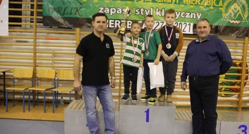 Igor, Antoni i Adam na zawodach zapaśniczych
