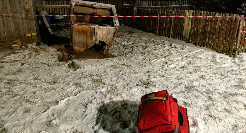 Kobieta wpadła do studni