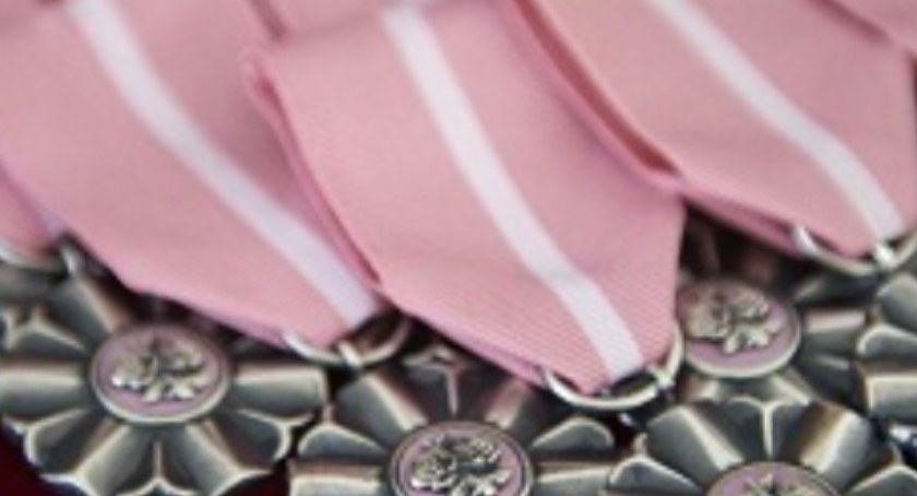 Małżonkowie z Szydłowca otrzymają medale. Muszą jednak spełnić pewien warunek. Jaki?