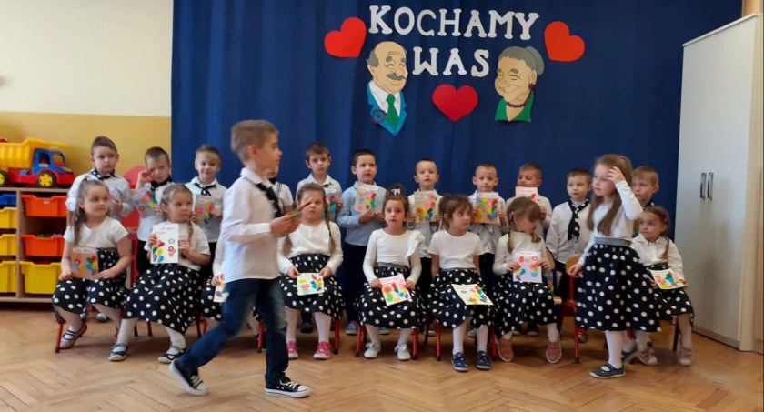 Mirów. Życzenia i zaproszenie do tańca