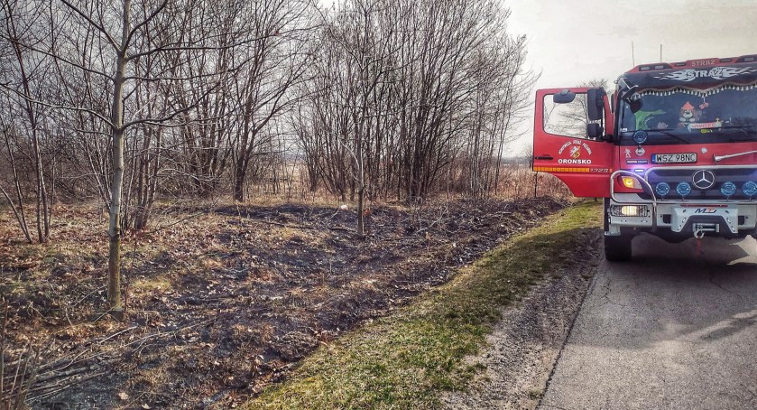 Orońsko. Jeszcze nie wiosna a już płoną