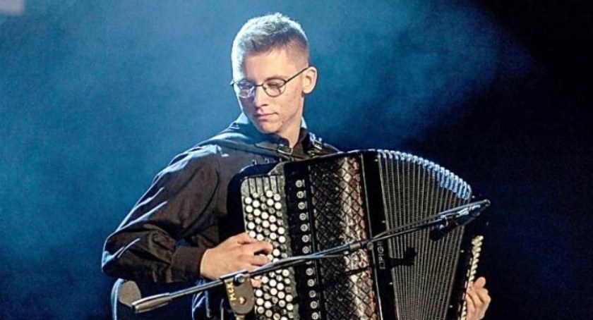 Dominik, młody utalentowany akordeonista