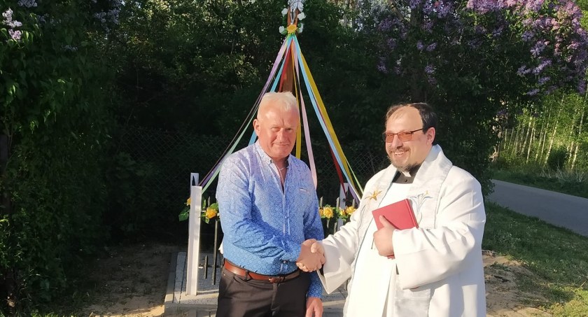 W Ostałowie poświęcono krzyż