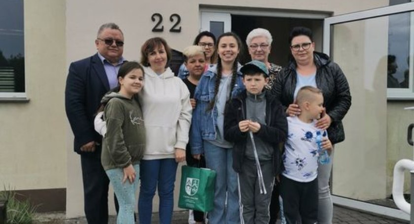Ukraińscy obywatele opuszczają gminę Mirów