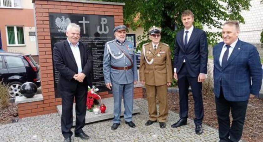 Uroczyste spotkanie pod pomnikiem w Orońsku