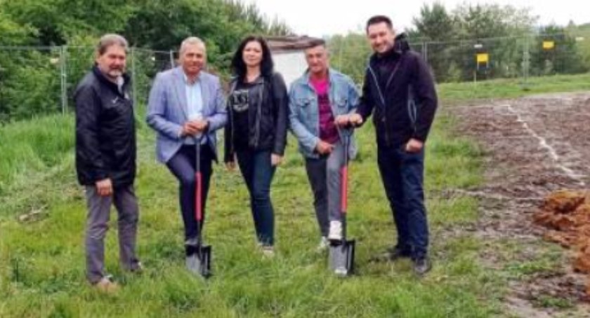W Jastrzębiu zaczęły się roboty przy budowie szatni i zaplecza sportowego