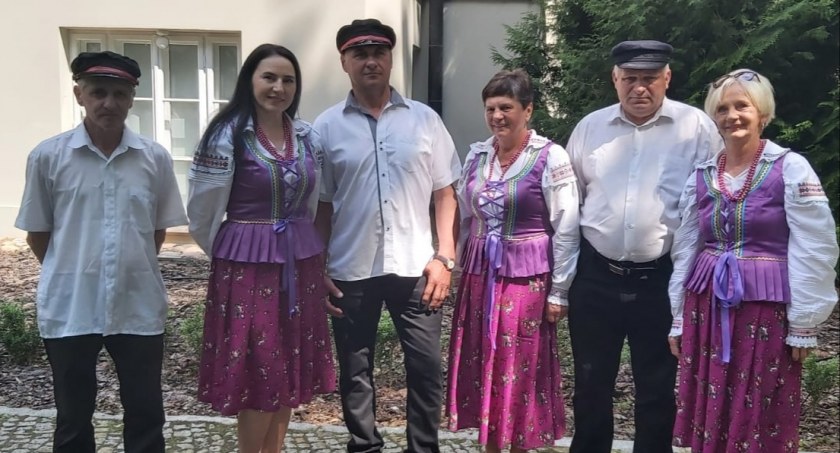 Wrzos tańczy i śpiewa z Mazowszem
