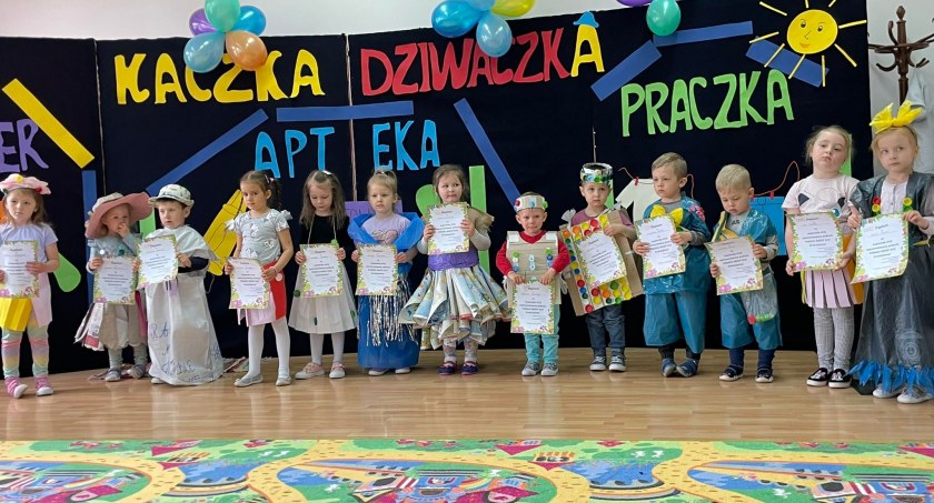 Pokaz mody w przedszkolu w Chlewiskach