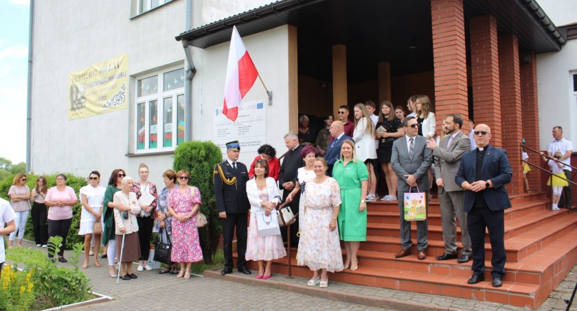 100-lecie szkoły w Sadku