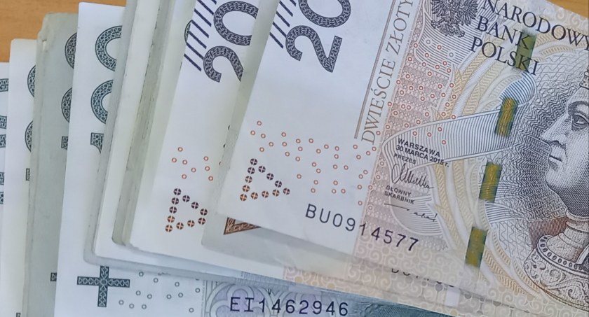Szok! Wyłudzili od kobiet prawie 90.000 zł...