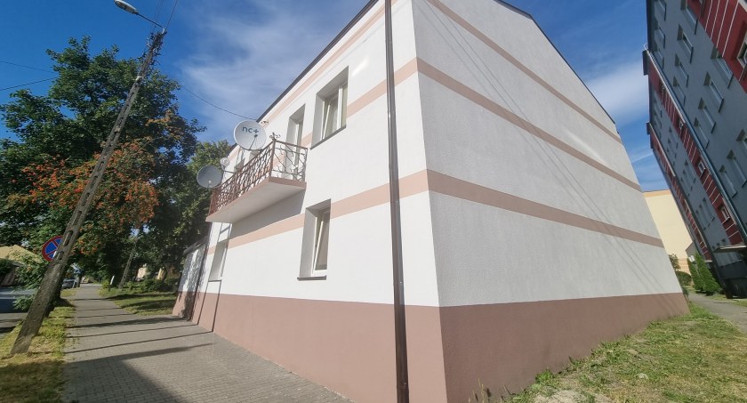 Elewacja budynku przy ul. Radomskiej odniowiona