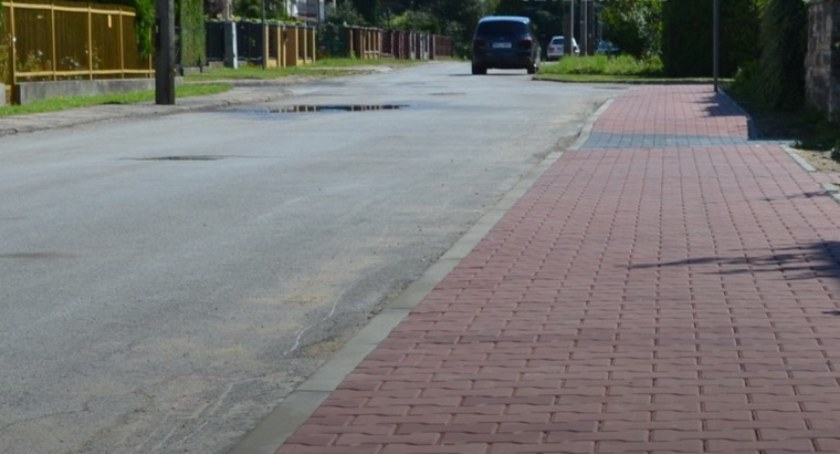 Chodnik przy ul. Waryńskiego gotowy