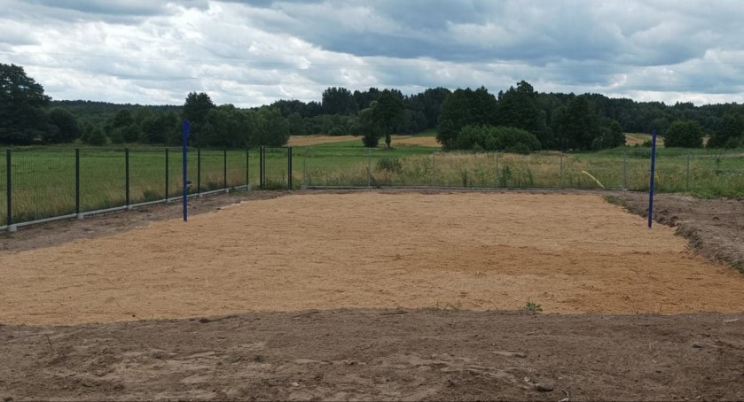 W Bieszkowie powstało duże boisko!