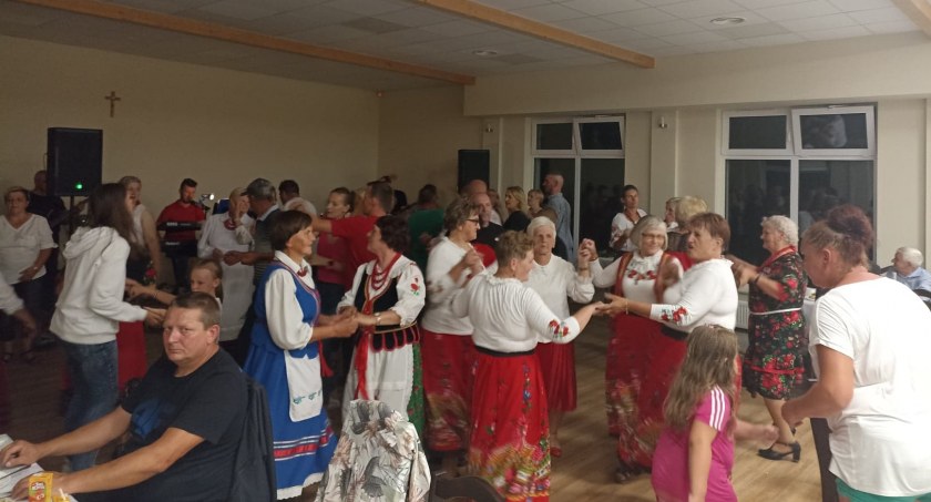 Mieszkańcy Zbijowa Małego na tanecznej zabawie!