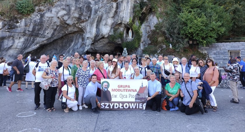 Szydłowieccy pielgrzymi pozdrawiają z Lourdes!