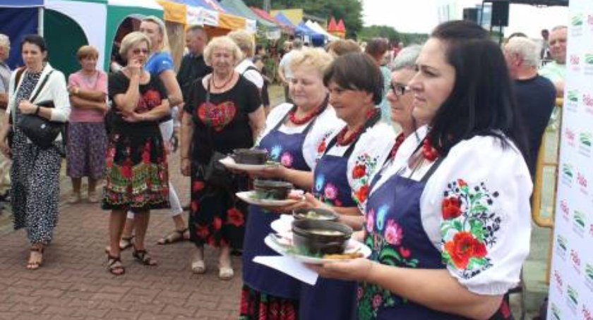 Pieniądze dla kół gospodyń i stowarzyszeń z powiatu szydłowieckiego! Kto dostanie dofinansowanie i na co?