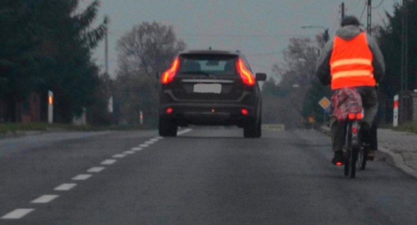Szydłowieccy policjanci ostrzegają! Apelujemy do kierowców i pieszych!