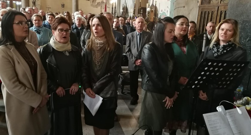 Wprowadzenie relikwii i Niedziela dla Rodzin w Szydłowcu