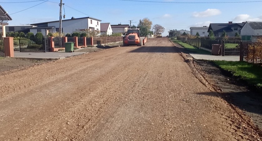 Remont drogi w Woli Lipienieckiej. Mieszkańcy czekali