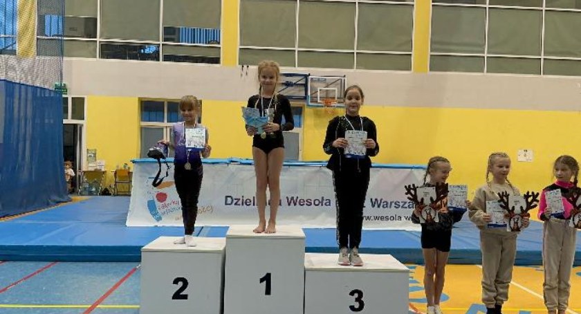 Pola Siebyła i Zuzanna Michalska zdobyły pierwsze miejsca w zawodach gimnastycznych