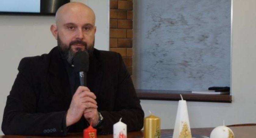 Ksiądz Damian Drabikowski, dyrektor radomskiego Caritas o adwencie