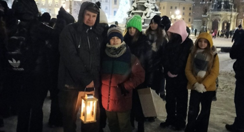 Betlejemskie Światło Pokoju już u harcerzy w Guzowie