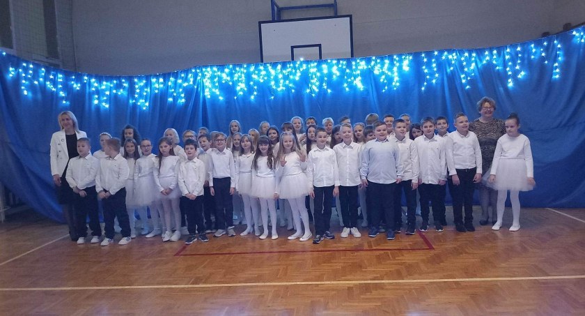 Koncert kolęd i pastorałek w szydłowieckiej jedynce