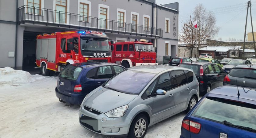 Strażacy z Szydłowca apelują! Nie zastawiajcie nam wjazdu!