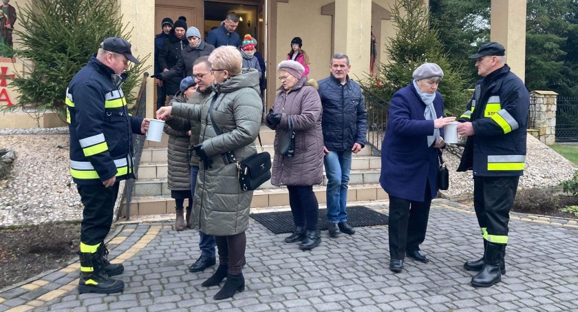 Strażacy z Pawłowa zbierali dla Mariusza Rejczaka