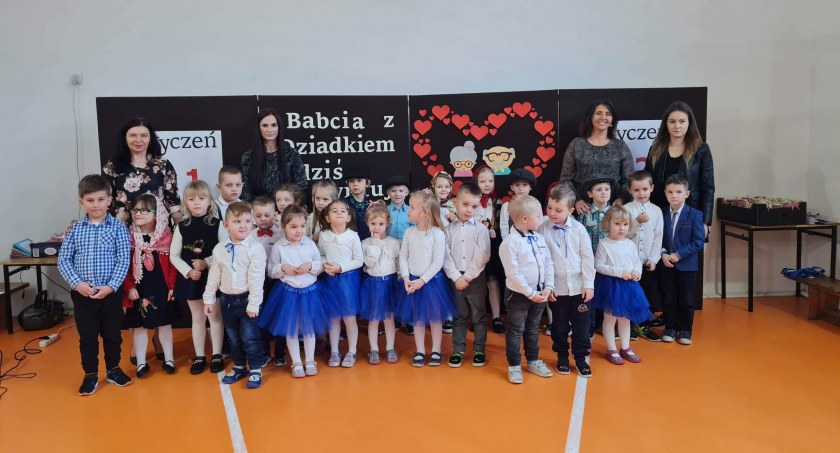 Uczniowie z Cukrówki dla swoich Babć i Dziadków