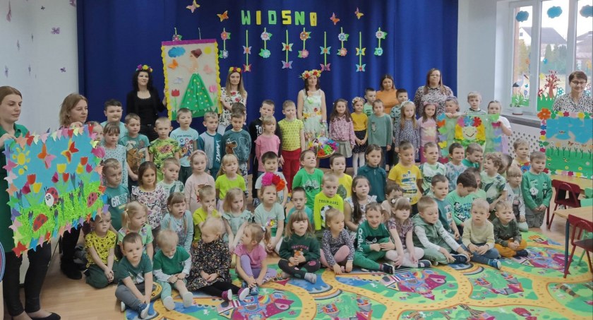 Przedszkolaki z Chlewisk powitały Panią Wiosnę!