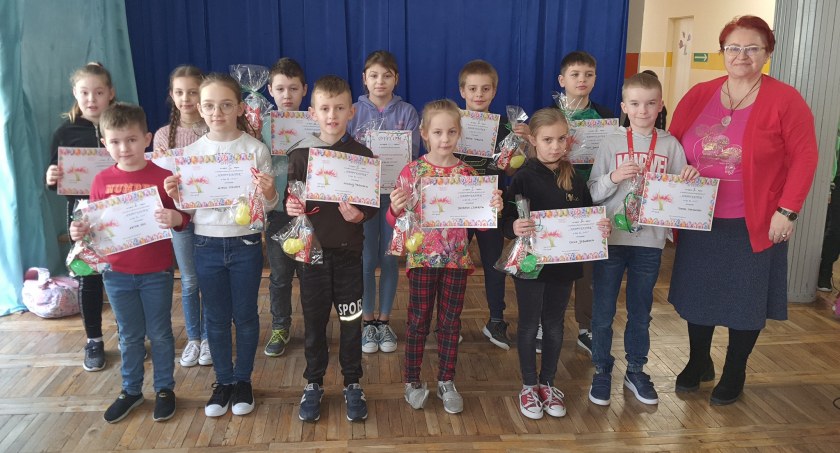 Kto został nagrodzony w szkole w Gąsawach Rządowych?