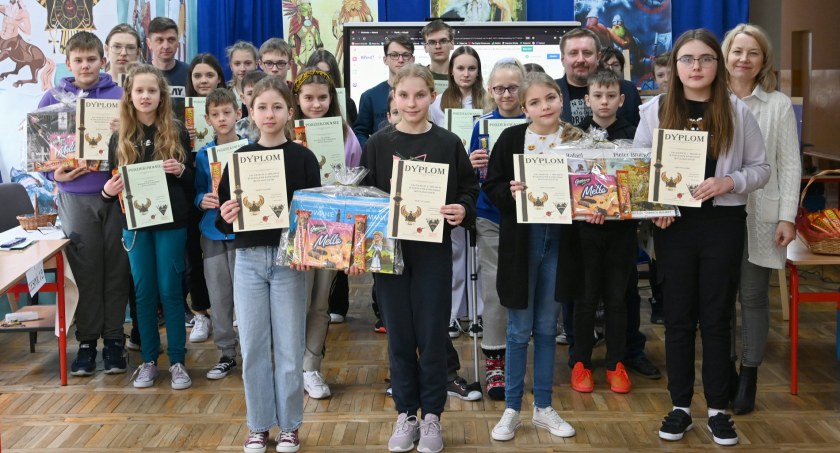 Zmagania mitologiczne w szkole w Gąsawach