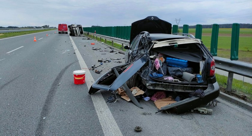Wypadek na S7 w Dobrucie - akcja ratunkowa trwała ponad 4 godziny