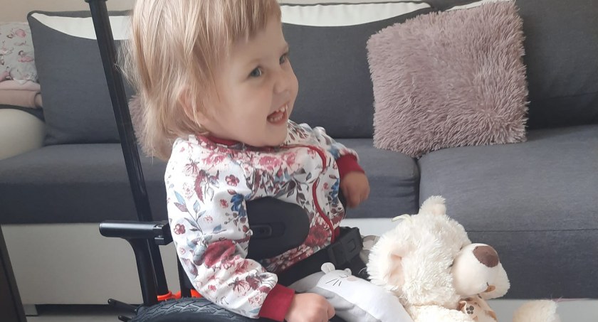 Lenka Czabak z Chlewisk ma już specjalistyczny wózek!