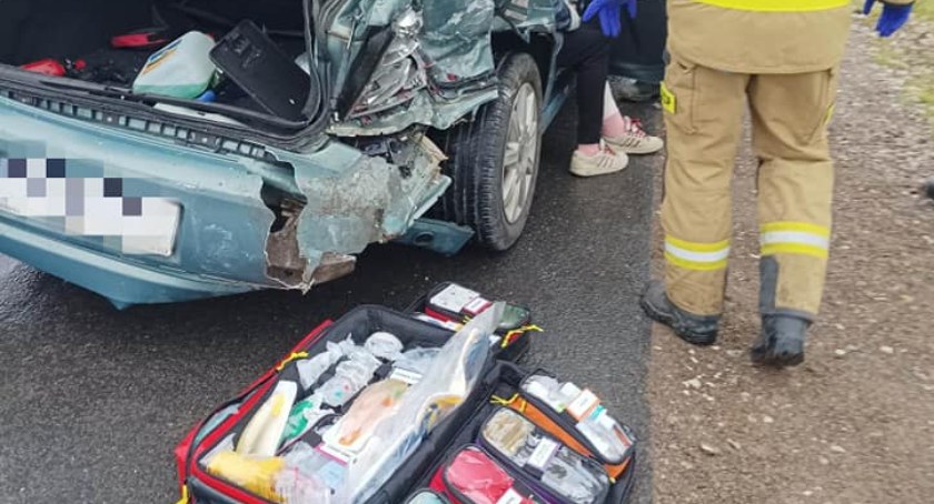 Interwencja służb ratunkowych po wypadku na trasie S7