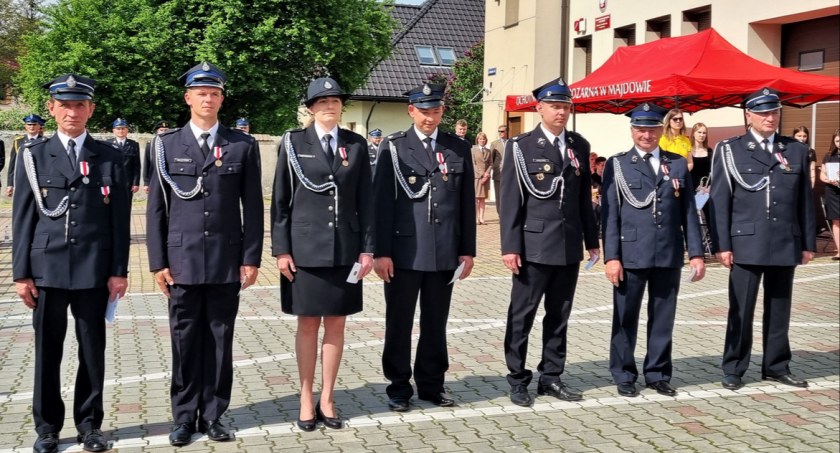 Honor i bohaterstwo: Powiatowe Obchody Dnia Strażaka w Szydłowcu